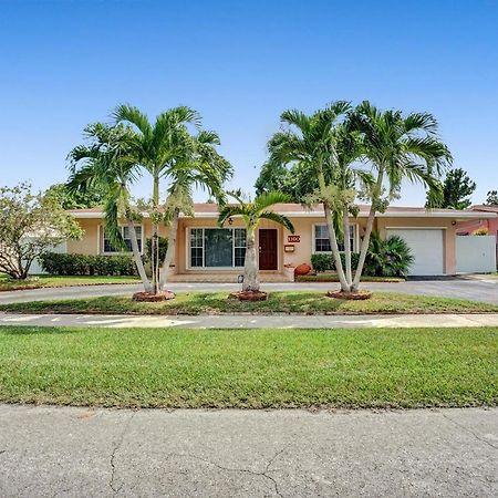 Luxury Rattan Getaway Villa Miami Buitenkant foto